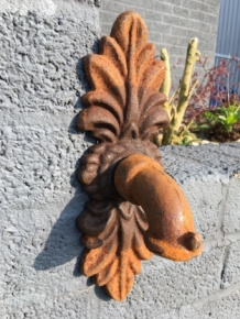 Wasserspeier für Wandbrunnen, Rosette + Doppelblatt, Gusseisen - Rust